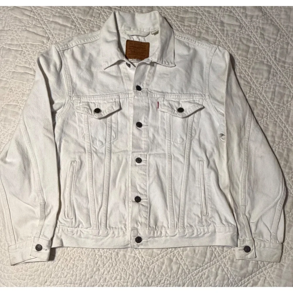 Levi's Vintage Fit Trucker Jacket Men M White Denim Button Up Big E premium